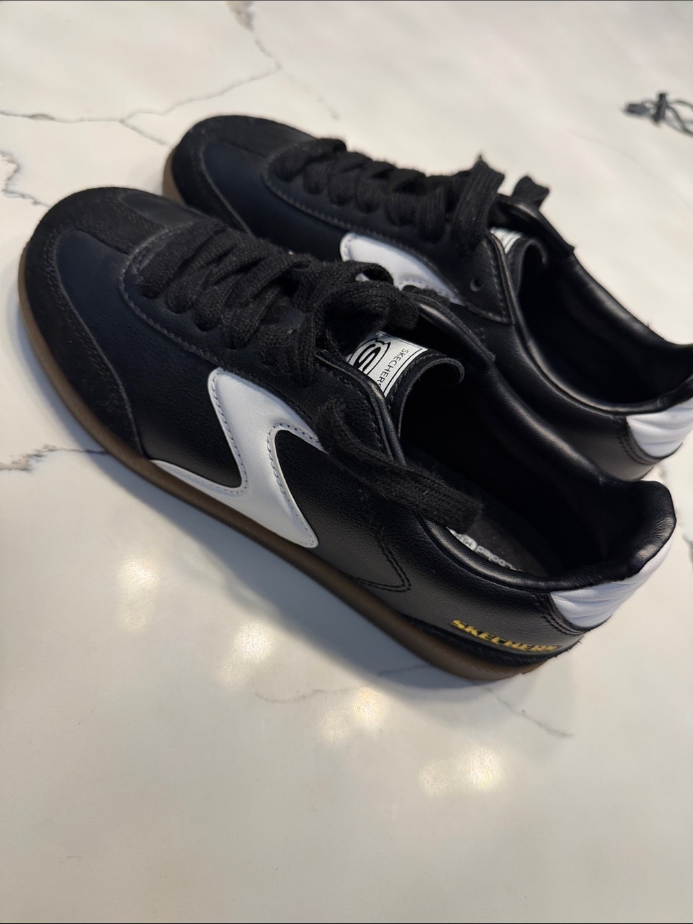 Skechers Men's Black and White Retro Sneakers